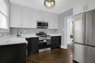 8352 S St Lawrence Ave, Chicago, IL 60619 - Photo 17