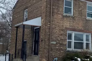 9924 S Hoxie Ave, Chicago, IL 60617 - Photo 1