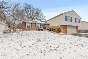 681 Windemere Ln, Lake Zurich, IL 60047 - Photo 3