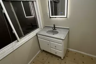 435 S Poplar Ave, Kankakee, IL 60901 - Photo 5