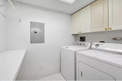 3900 W Bryn Mawr Avenue #207, Chicago, IL 60659 - Photo 9