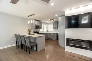 9945 Sunnyside Ave, Schiller Park, IL 60176 - Photo 11