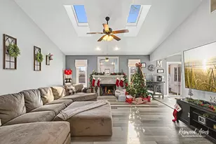 1240 E Truman Dr, Bradley, IL 60915 - Photo 3