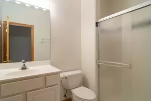 922 W Chesterfield Ct, Palatine, IL 60067 - Photo 3