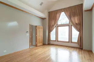 922 W Chesterfield Ct, Palatine, IL 60067 - Photo 5