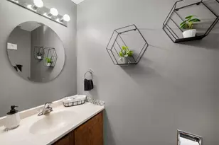 1113 Tewes Ln, Zion, IL 60099 - Photo 9