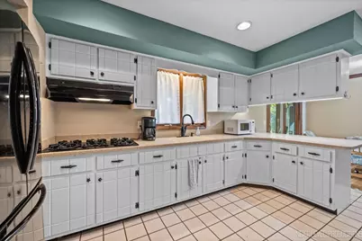 208 Calkins Drive, Sugar Grove, IL 60554 - Photo 15