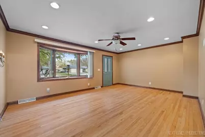 208 Calkins Drive, Sugar Grove, IL 60554 - Photo 11