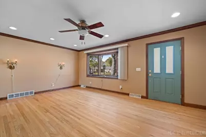 208 Calkins Drive, Sugar Grove, IL 60554 - Photo 9