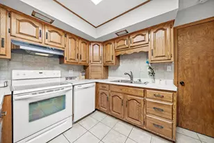 806 Adrian St, Yorkville, IL 60560 - Photo 11