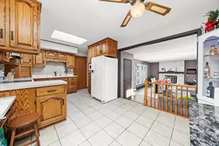 806 Adrian St, Yorkville, IL 60560 - Photo 9