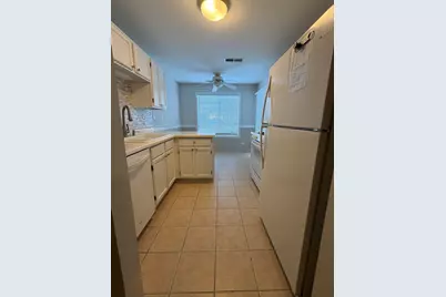 211 E Ashbury Lane #7, Roselle, IL 60172 - Photo 3