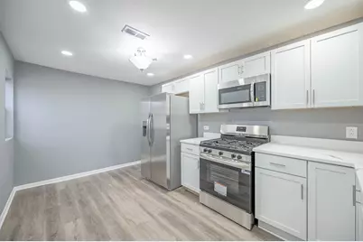 42425 N Park Lane E, Antioch, IL 60002 - Photo 7