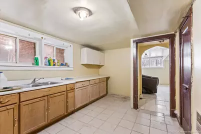 8119 S South Shore Drive, Chicago, IL 60617 - Photo 21