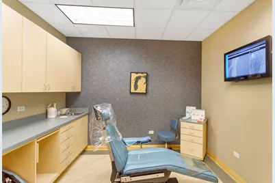 1500 Carlemont Drive #F, Crystal Lake, IL 60014 - Photo 11