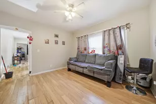 8539 S Saginaw Ave, Chicago, IL 60617 - Photo 5