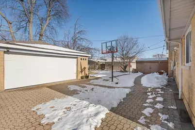 7910 Churchill Street, Morton Grove, IL 60053 - Photo 3