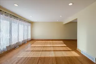 7910 Churchill St, Morton Grove, IL 60053 - Photo 11