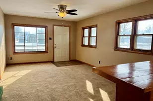 221 W 7th St, Tilton, IL 61833 - Photo 5