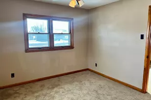 221 W 7th St, Tilton, IL 61833 - Photo 19