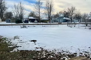 221 W 7th St, Tilton, IL 61833 - Photo 23