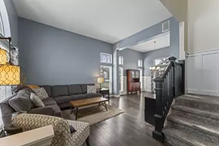 1108 Heavens Gate Dr, Lake in the Hills, IL 60156 - Photo 5