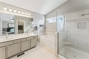 1108 Heavens Gate Dr, Lake in the Hills, IL 60156 - Photo 25