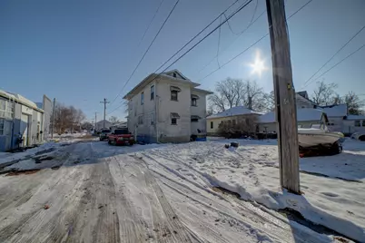 215 S 3rd Street, Watseka, IL 60970 - Photo 3