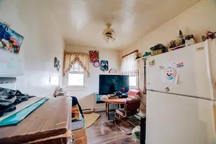 215 S 3rd St, Watseka, IL 60970 - Photo 11