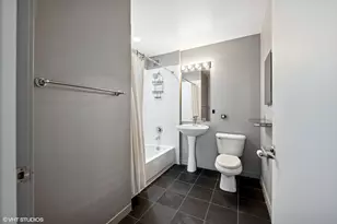 200 W Grand Ave, Chicago, IL 60654 - Photo 13