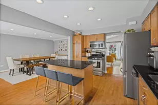 42 W Taylor Rd, Lombard, IL 60148 - Photo 9