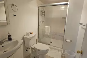 1656 W Hollywood Ave, Chicago, IL 60660 - Photo 13