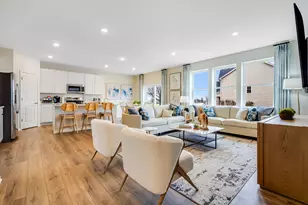 3102 Holden St, Elgin, IL 60124 - Photo 9