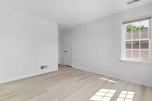 519 Woodcrest Dr, Mundelein, IL 60060 - Photo 13