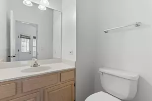 519 Woodcrest Dr, Mundelein, IL 60060 - Photo 3