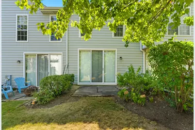 519 Woodcrest Drive, Mundelein, IL 60060 - Photo 17