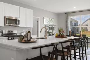 600 Lismore Cir, Elgin, IL 60124 - Photo 3