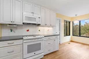 25 Shoreline Rd, Lake Barrington, IL 60010 - Photo 11