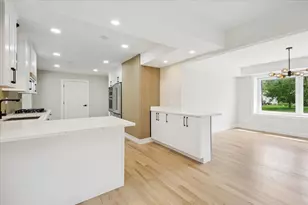 303 Cedarbrook Rd, Naperville, IL 60565 - Photo 11