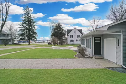 401 S Clinton Street, Mclean, IL 61754 - Photo 5