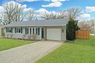 401 S Clinton St, Mclean, IL 61754 - Photo 3