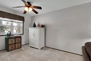 6796 Redwing Dr, Woodridge, IL 60517 - Photo 11
