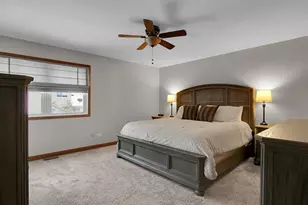 6796 Redwing Dr, Woodridge, IL 60517 - Photo 17