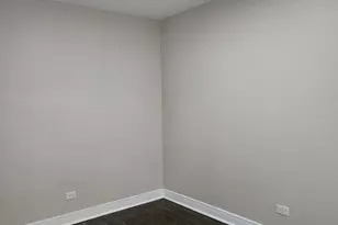 8548 S Essex Ave, Chicago, IL 60617 - Photo 15