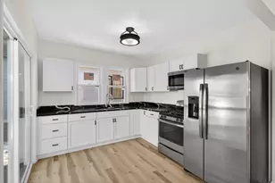 1111 Loomis St, Rockford, IL 61102 - Photo 13