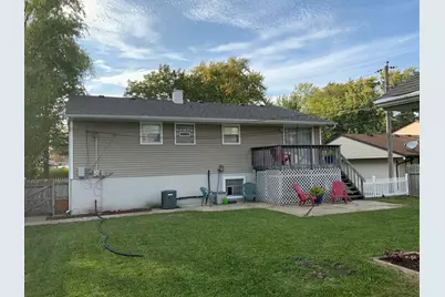 665 Thornwood Drive, Buffalo Grove, IL 60089 - Photo 3