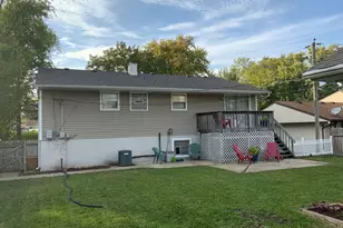 665 Thornwood Dr, Buffalo Grove, IL 60089 - Photo 3