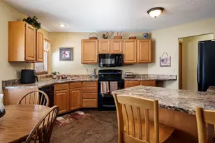 6430 Old Hunters Run, Rockford, IL 61114 - Photo 11