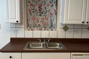 811 N Randall Rd, Aurora, IL 60506 - Photo 17