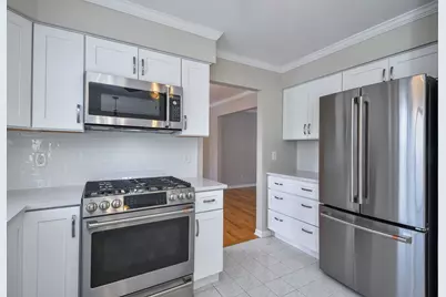 389 Colonial Circle, Geneva, IL 60134 - Photo 5